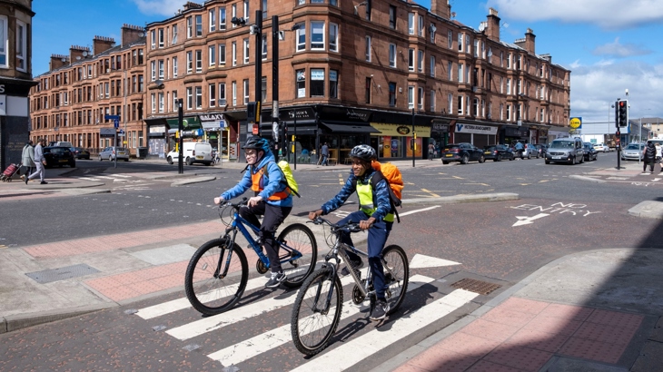 Two children cycling on the SCW on Victoria Road.