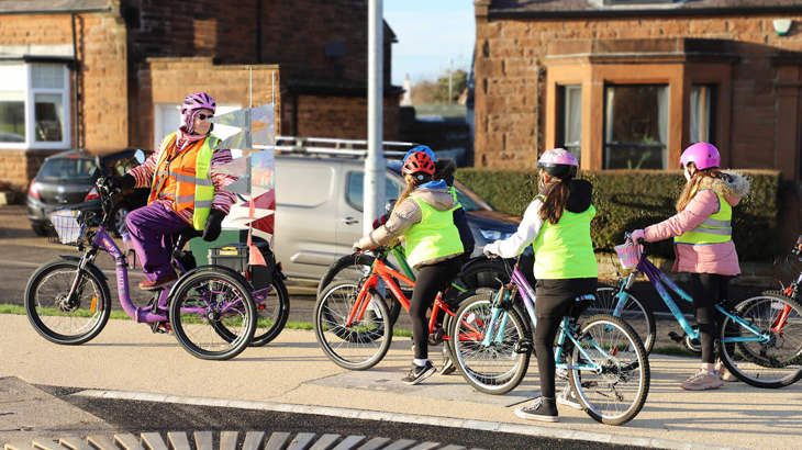 I Bike Schools and Communities led rides over new and improved walking, wheeling and cycling link in Dumfries.