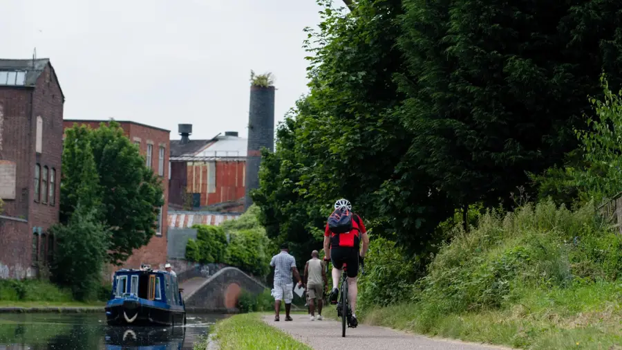 Birmingham to Wolverhampton - Walk Wheel Cycle Trust