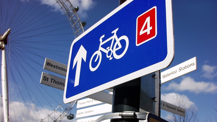 National Tour 4 sign next to London Eye