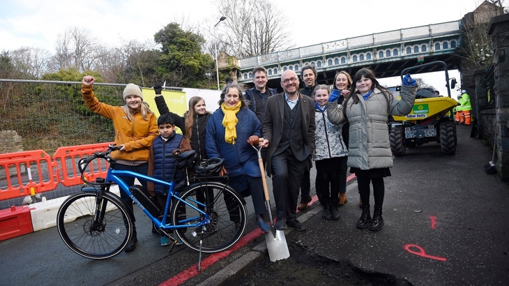Active Travel Minister Patrick Harvie and City of Edinburgh Transport Convener Cllr. Lesley Macinnes get construction underway on the new Edinburgh City Centre West to East Link